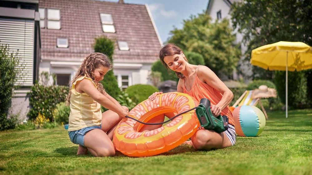 Нов Акумулаторен Компресор Bosch UniversalPump 18 V, 10.30 бара, 18 V