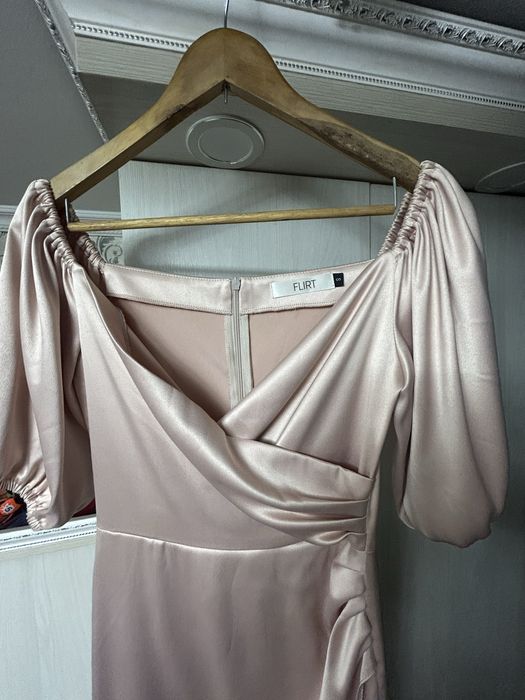 продам вечернее платье на девушку