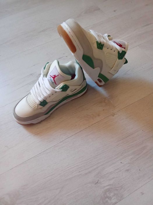 Продавам Jordan 4