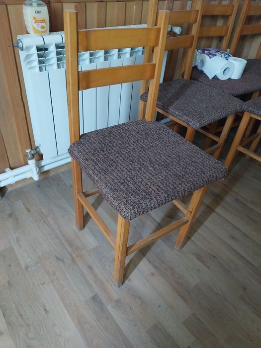 Scaune tapițate  din lemn de fag fiert