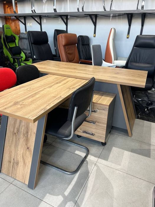 Raxbar stol T-obrazda ofis stol. Для руководителей