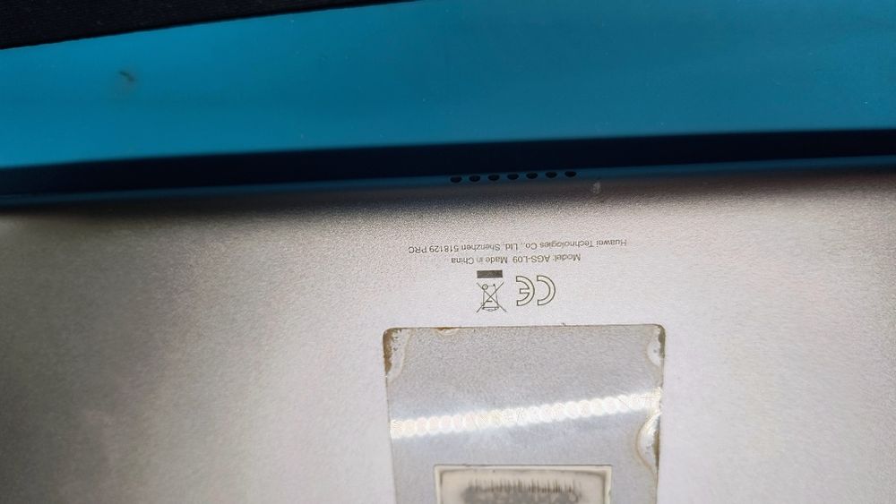 Tableta Huawei defecta