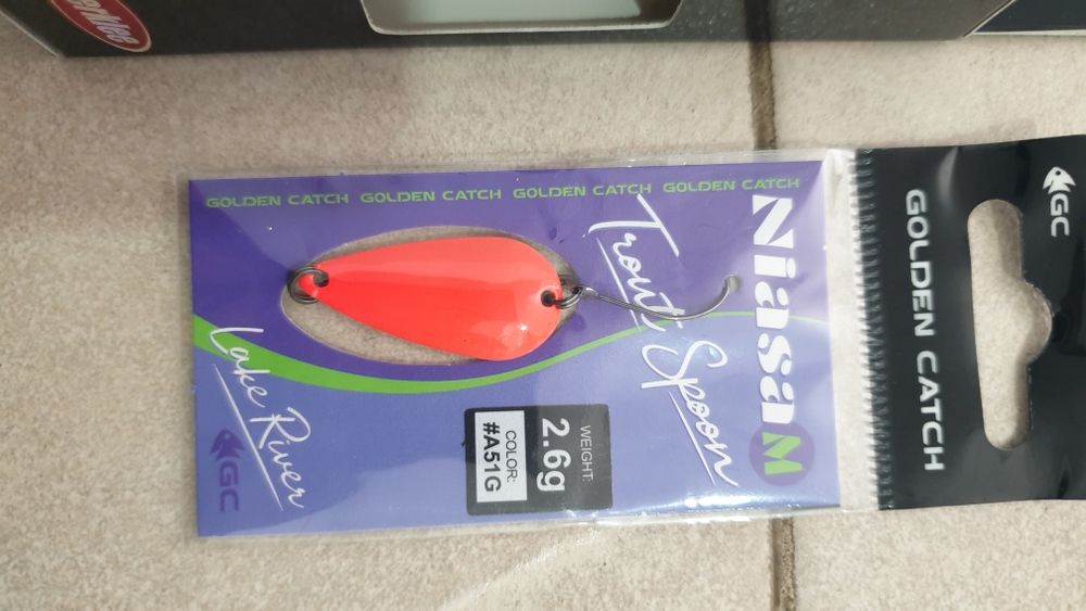 Спининг за пъстърва комплект прът,макара,плетено,блесна.