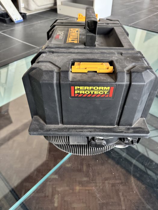 Aspirator profesional Dewalt DCV586MT2