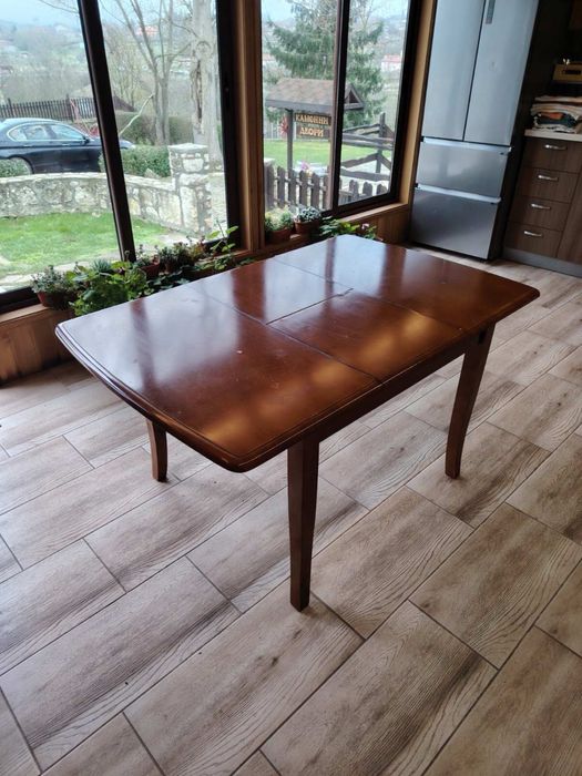 Дървени маси 2 бр.