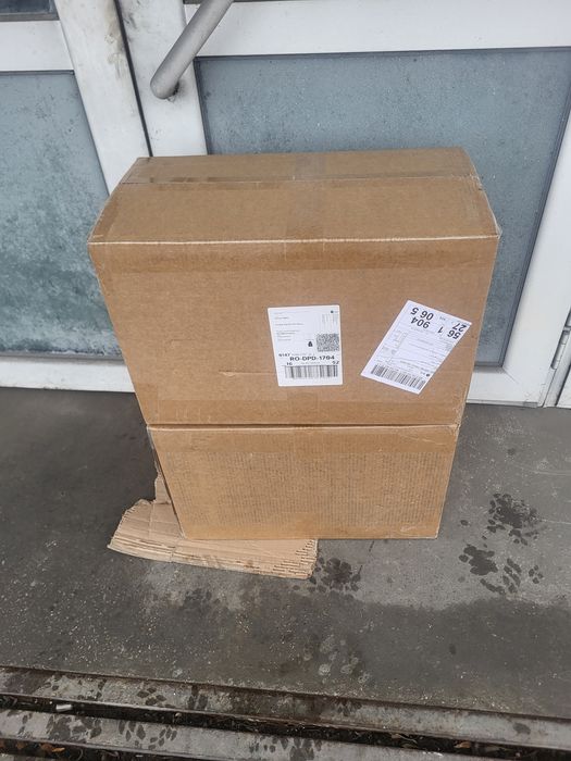 Vand acumulatori lifepo4 350A NOI cu incarcator inclus.
