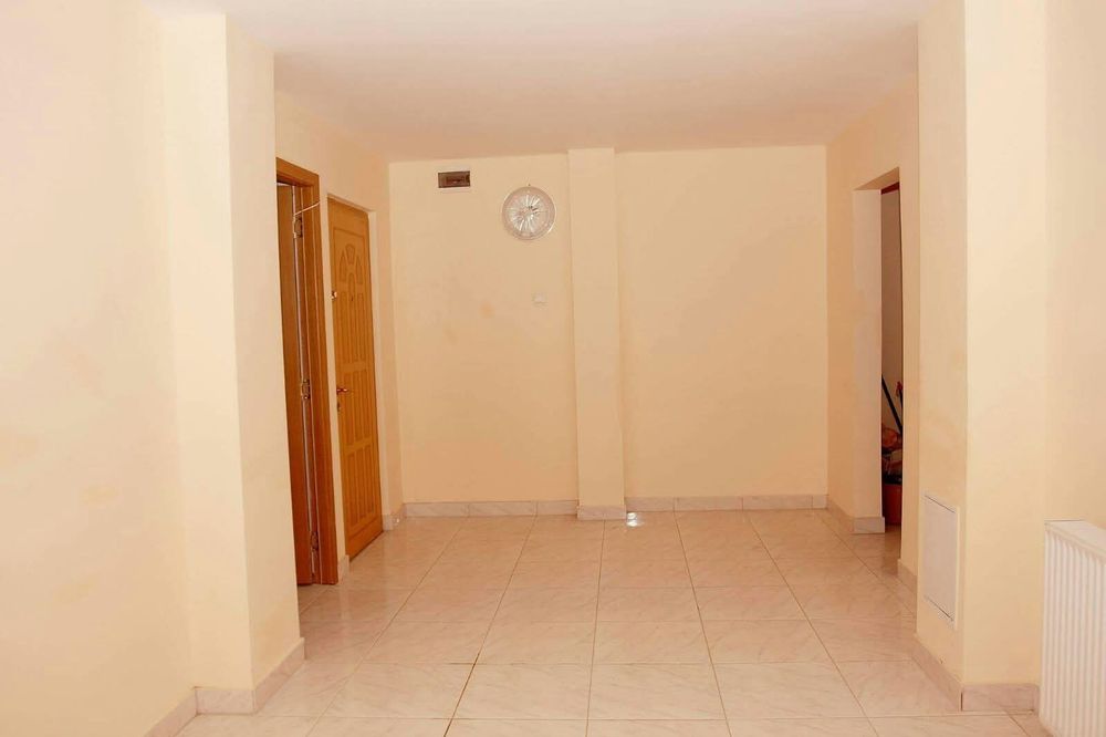 Vand apartament parter