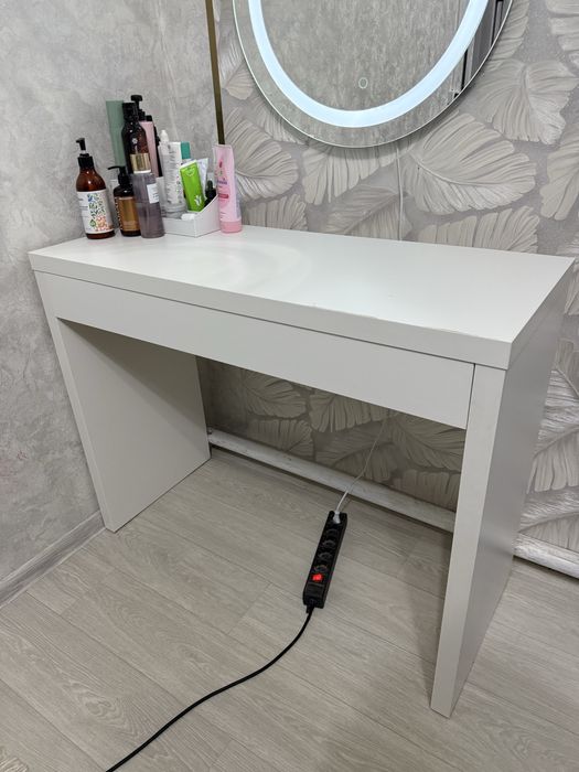 Туалетный столик