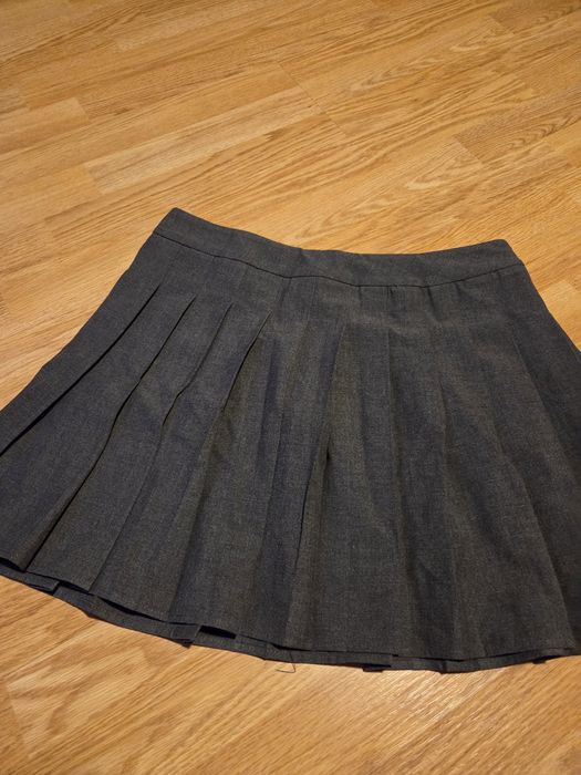 44/L H&M сива плисирана къса пола