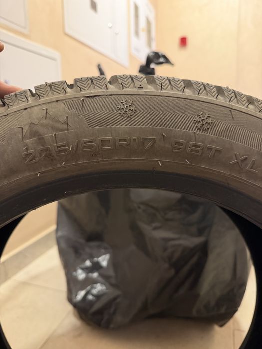 Зимние шипованные шины 225/50 R17