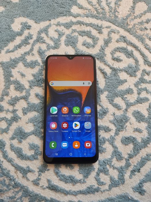 Samsung A10 satylady.