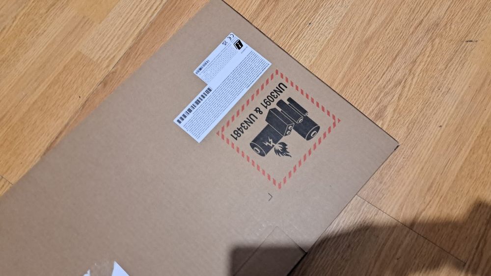 Vand laptop sigilat Lenovo