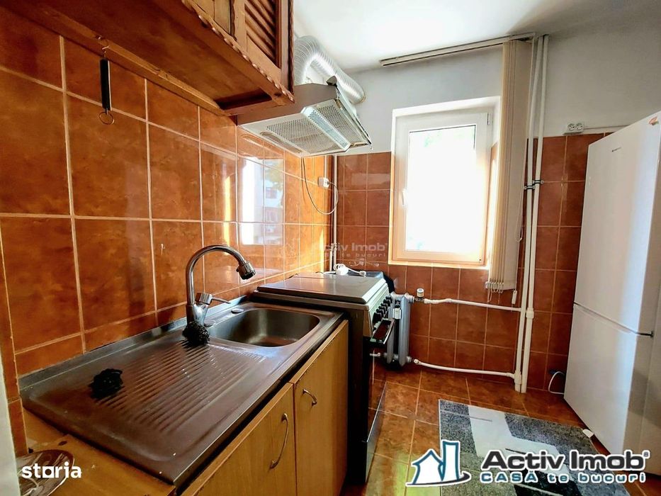 2 camere, etaj 1, 42 mp, boxa subsol, mobilat si utilat, Micro 14