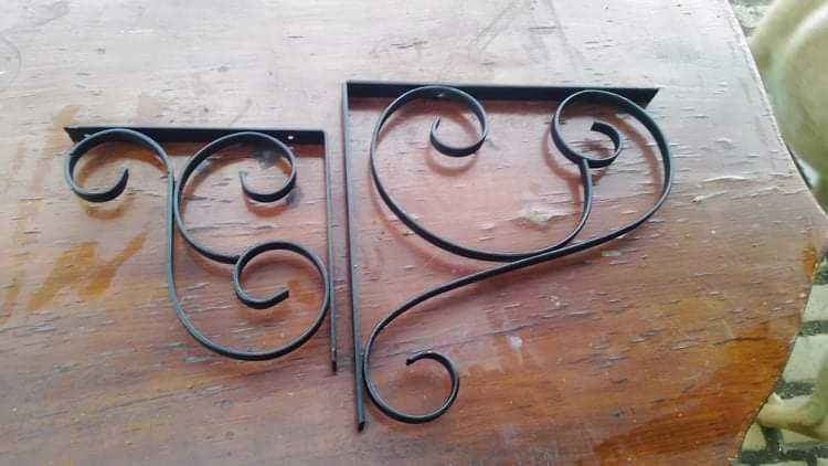 Конзоли  рафтодържачи стойки и ъглирафтове и етажерки от ковано желязо