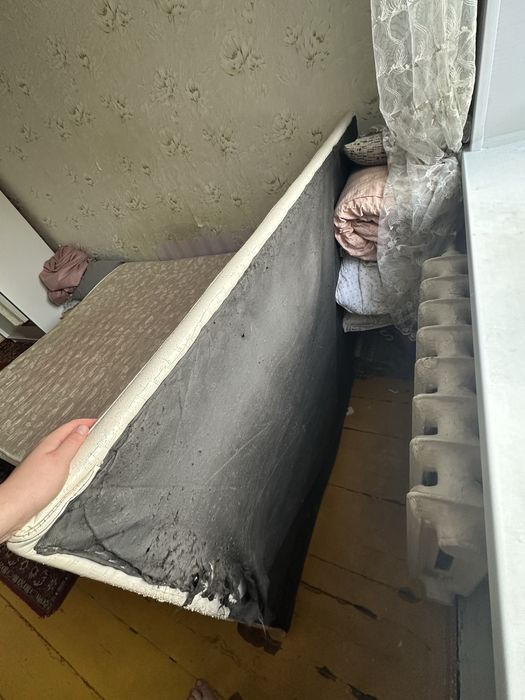 Продам  двуспальную кровать