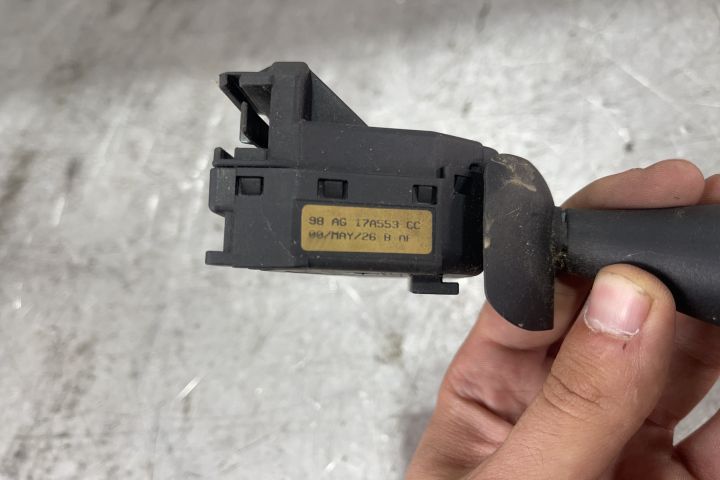 Maneta stergatoare parbriz si luneta 98AG17A553CC / 98 AG 17A553 CC F