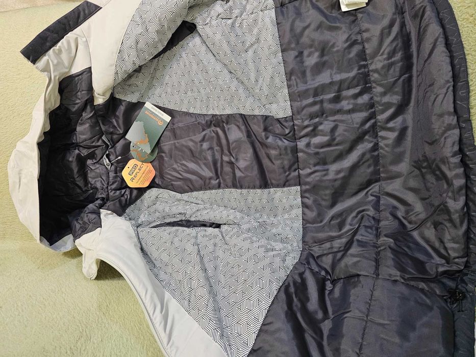 OutvenrureДамско яке