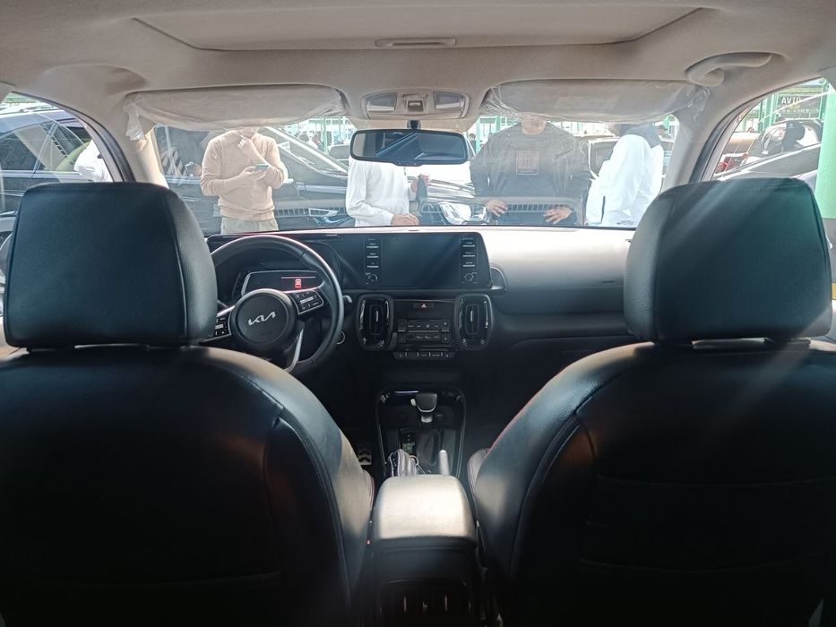 KIA SONET o'zimizziki sotiladi. Holati a'lo. Full pozitsiya