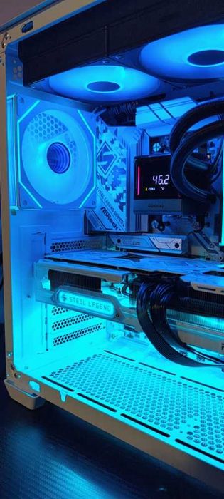 Топ Геймърска конфигурация | Ryzen 7 7800X3D | RX 9070 XT Steel Legend | 32GB RAM | 2TB KC3000 | Гаранция