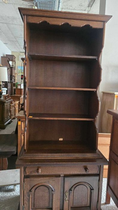 Дъбови витрини, шкафове, библиотеки, внос от Нидерландия