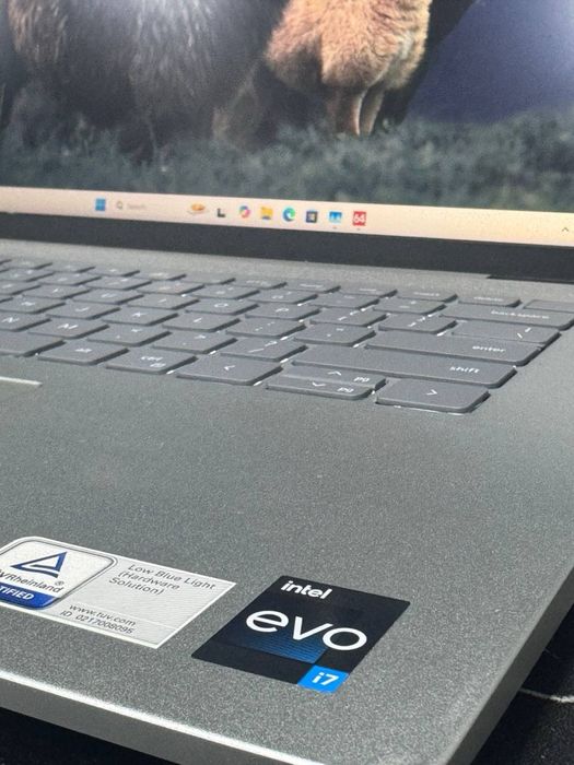 Kuchli  Noutbuk Dell Inspiron