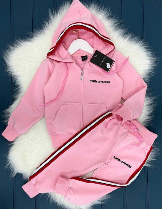 Детски спортни екипи за момичета