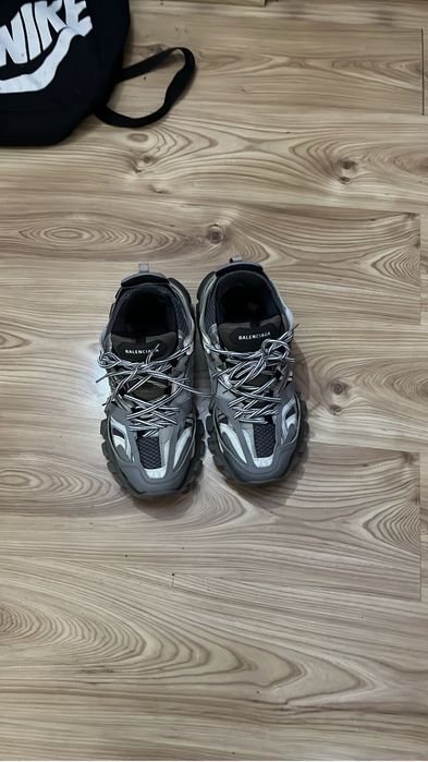 Balenciaga track