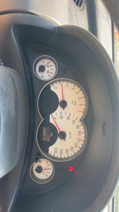 Opel corsa fara nicio problema fumctioneaza foarte bine