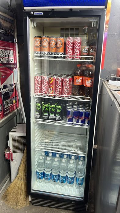 Витринный холодильник