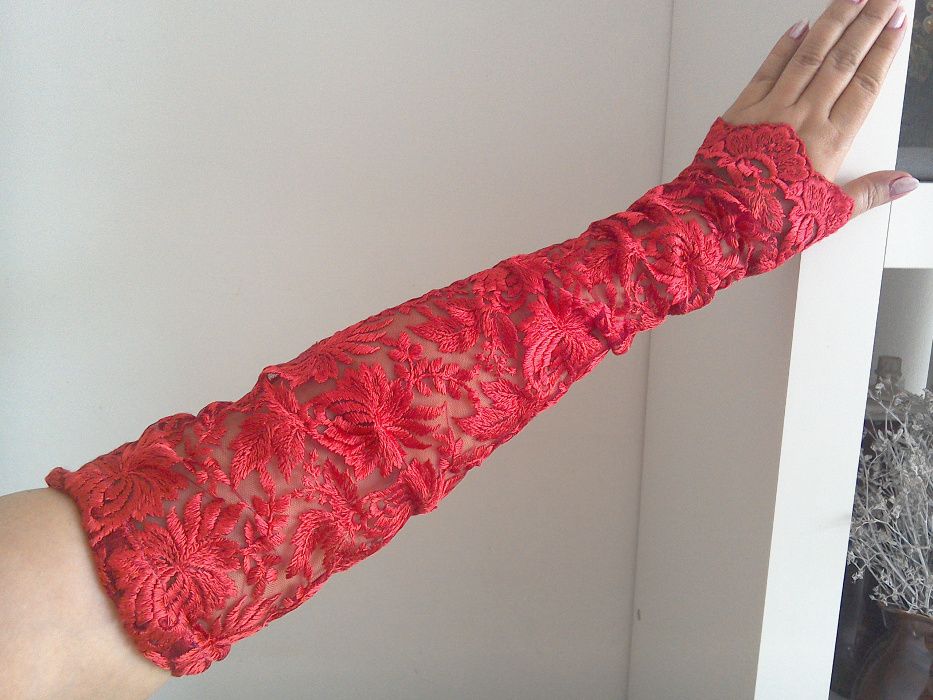 Mănuși/manșete/mâneci lungi, de dantelă roșie