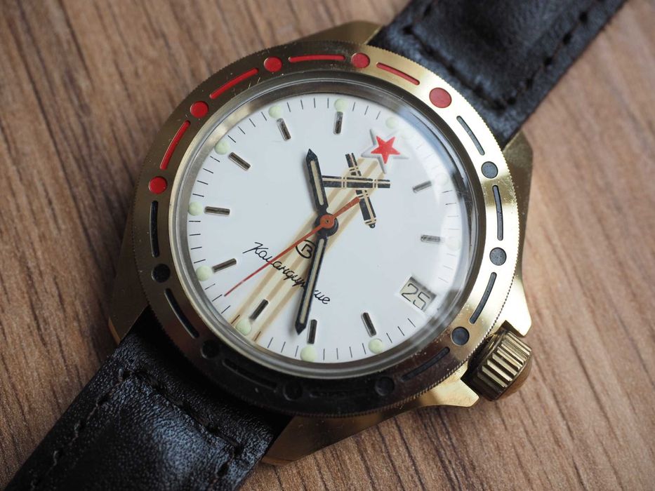 Ceas sovietic mecanic Vostok Komandirskie, NOU, cutie, rezist. la apă