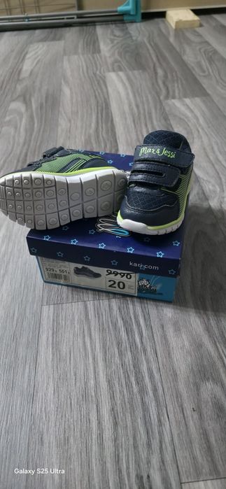 Продам детские Кроссовки