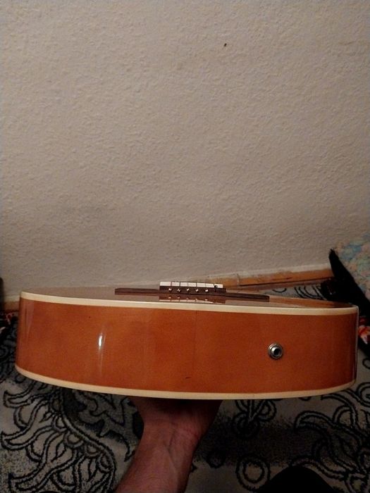 Gitara sotiladi srochna