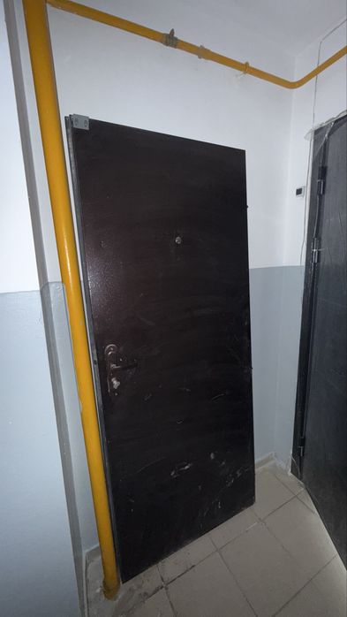 Входная дверь.