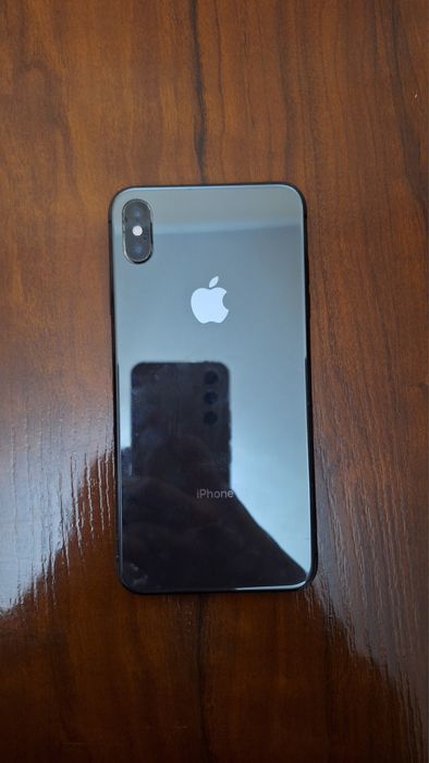 Продается iphone xs max в хорошем состояние