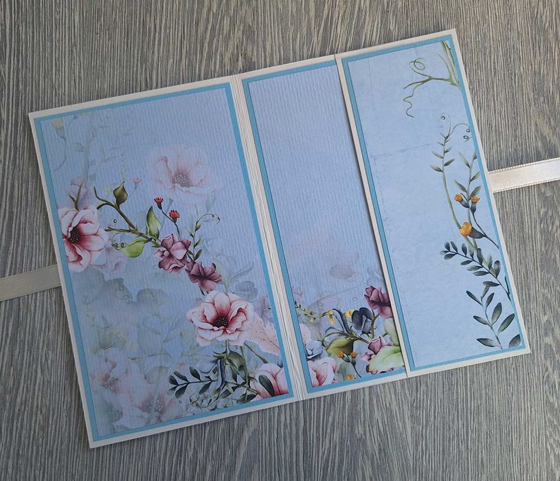 Подаръчен коплект, включващ рамка с декорация със скандинавски мъх, картичка и подаръчна кутия