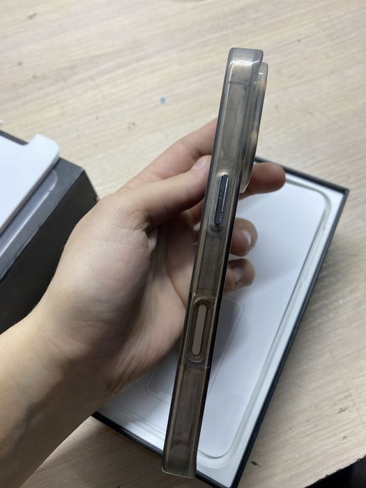 Iphone 16 pro, абсолютно новый, кореец