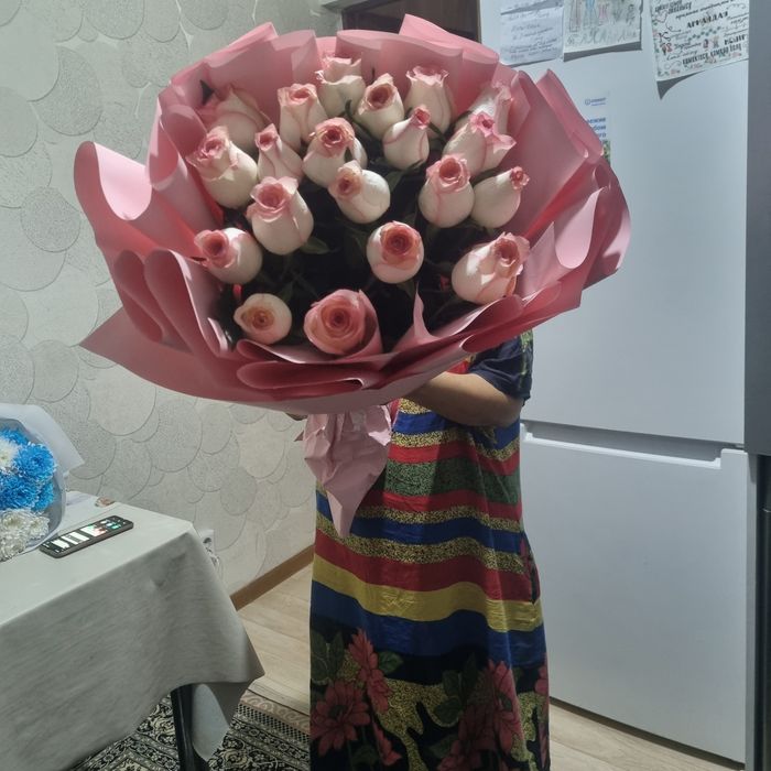 21 штук раушан гүлі