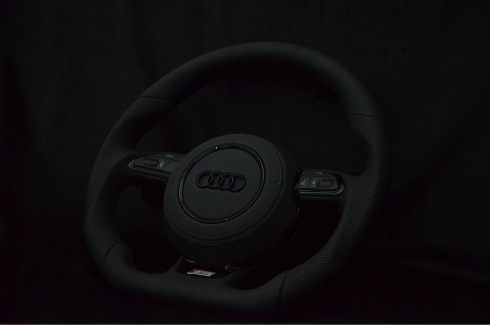 Volan Audi A1/A2/A3/A4/A5/A6/A7/A8/Q3/Q5/A7 etc cu Padele