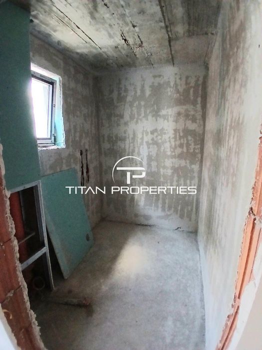 Тристаен апартамент в жк. Христо Смирненски