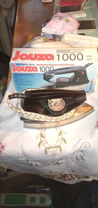Продам советский утюг  4000 тенге.