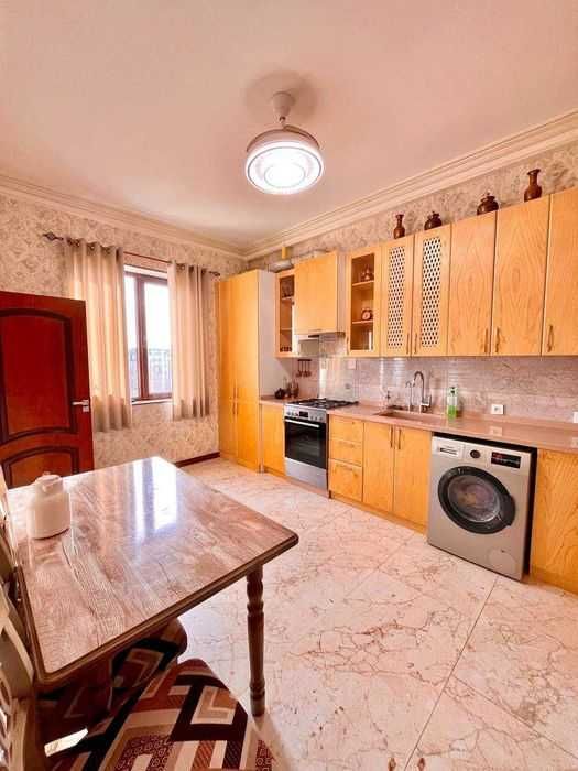 ул.Мукимий  3в4/5/9  Диет кафе  92м²