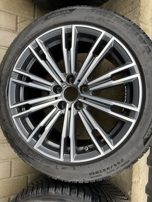 Jante BMW M cu anvelope  noi in stare impecabilă!