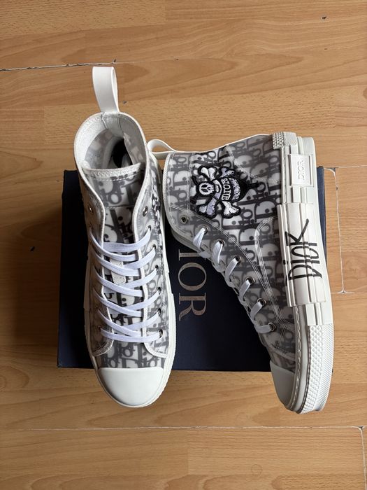 Christian Dior B23