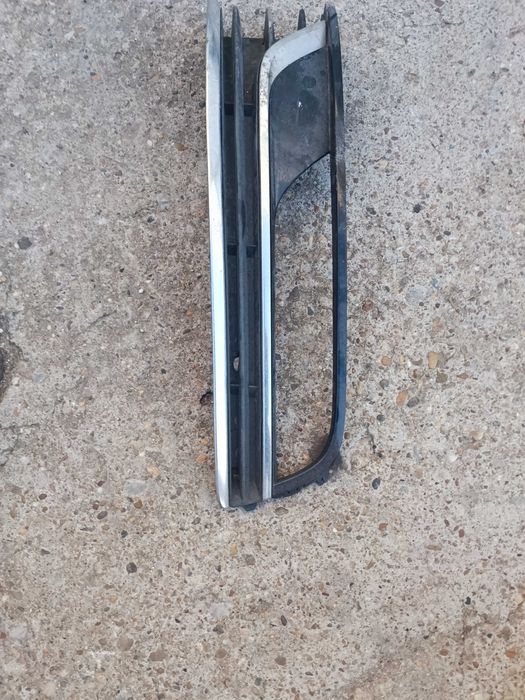 решетка предна броня Passat B7 оригинална,