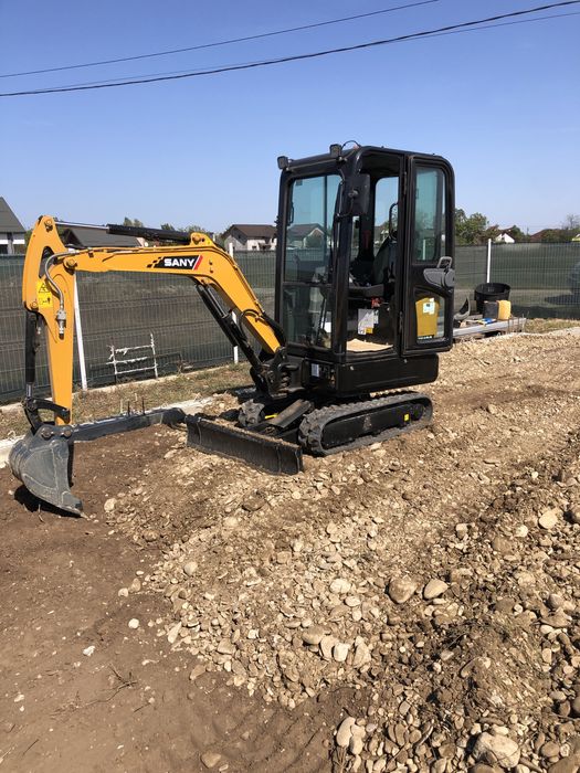 Inchiriez miniexcavator/buldoexcavator/bobcat