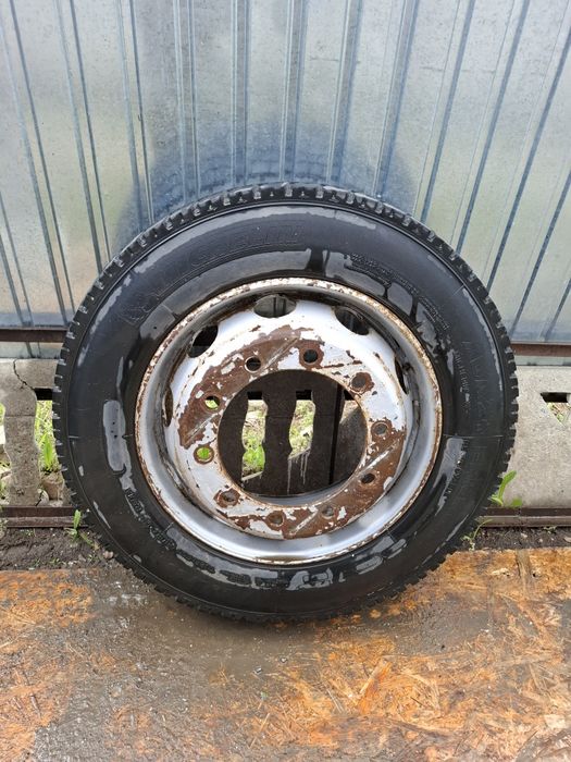 Продам резину Мишлен с диском 295/60 22/5