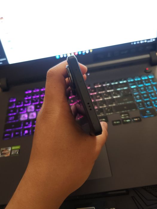 Продам или обменяю Poco f6 12/512