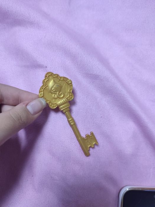 Papusa Raven Queen si Apple White Ever After High