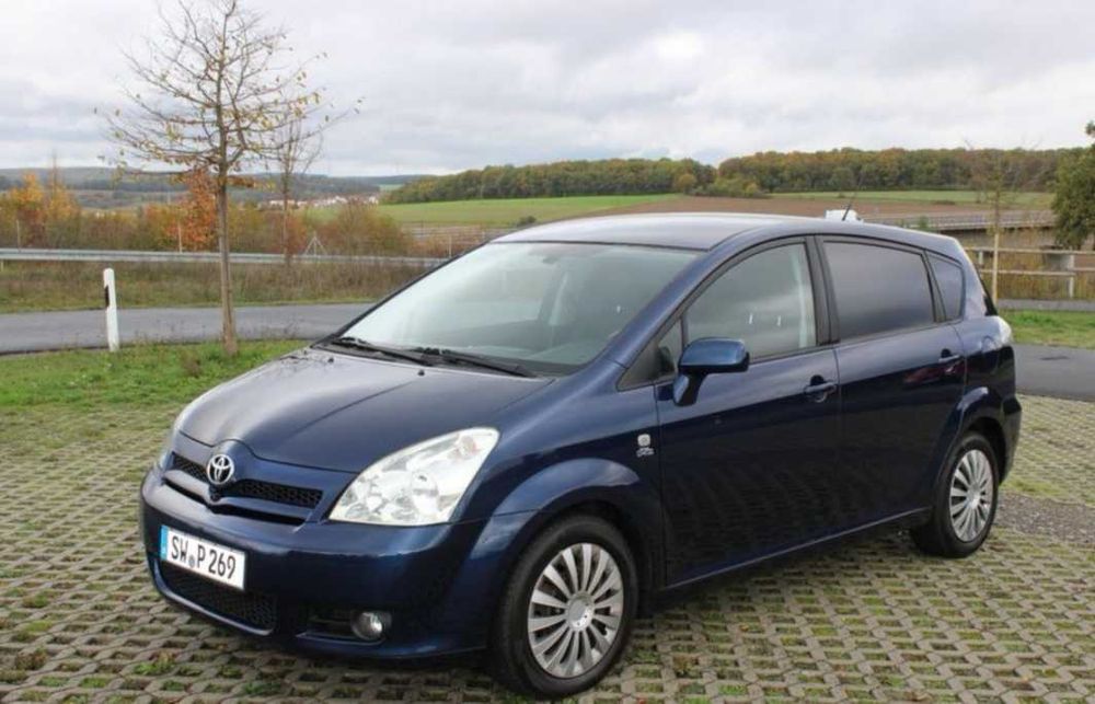 Тойота Корола Версо 2.0 д4д 7 местна